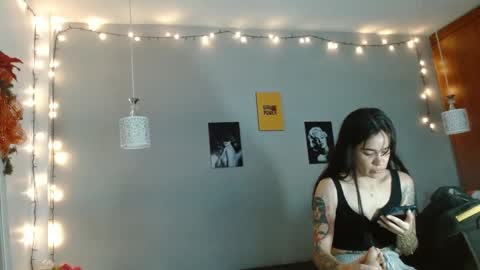 Snapshot of kimandyuk chatting on December 11, 7:03 pm Kim Yuk online show from December 11, 7:03 pm