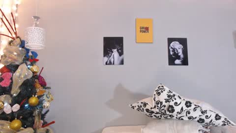 Snapshot of kimandyuk chatting on December 19, 1:39 am Kim Yuk online show from December 19, 1:39 am