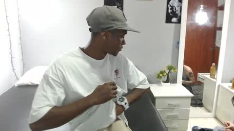 Snapshot of kimandyuk chatting on January 7, 7:28 pm Kim Yuk online show from January 7, 7:28 pm