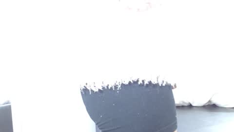 Snapshot of kimandyuk chatting on February 8, 2:15 am Kim Yuk online show from February 8, 2:15 am