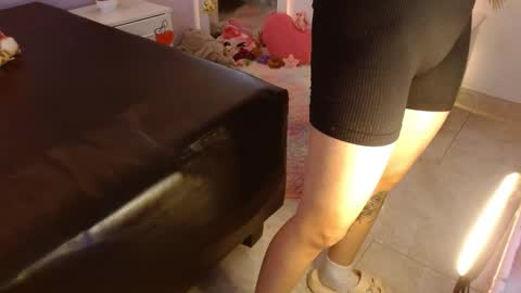 Snapshot of kimandyuk chatting on February 25, 10:18 pm Kim Yuk online show from February 25, 10:18 pm