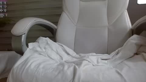 kimara lion online show from December 6, 10:49 am