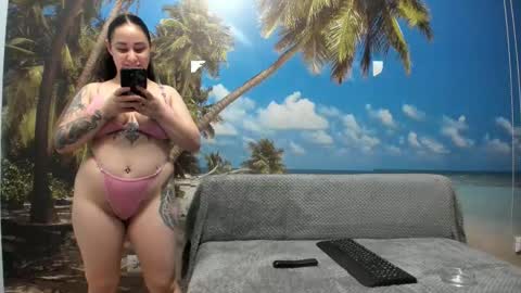 Snapshot of kimberd33 chatting on November 14, 2:27 pm Kimmy online show from November 14, 2:27 pm