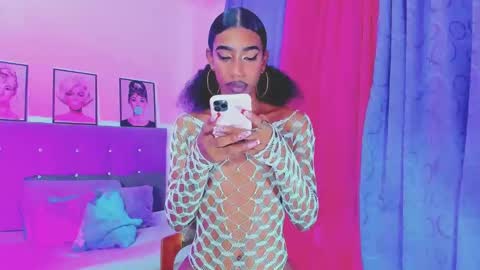 Snapshot of kimberly_thompsom chatting on February 2, 9:30 am Your Queen KIM online show from February 2, 9:30 am