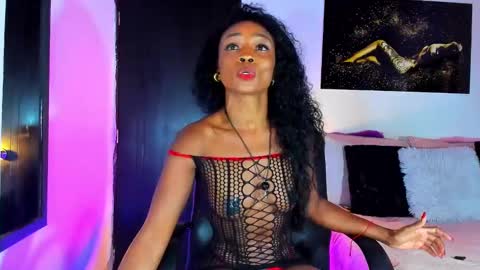 Kimberly Banks online show from February 7, 7:49 pm