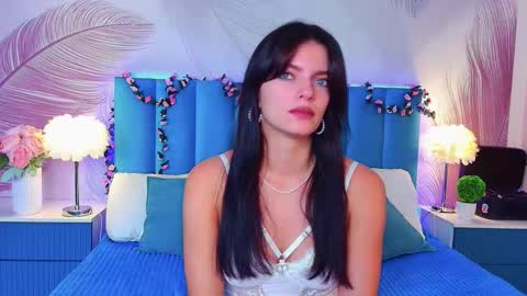 Snapshot of kimberlyy77 chatting on October 4, 6:22 am Kim online show from October 4, 6:22 am