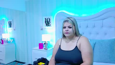 KimBrooks online show from October 21, 10:49 am