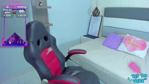 Snapshot of kimdavies chatting on January 30, 7:37 pm KAREN online show from January 30, 7:37 pm