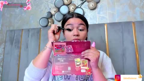  KIM  online show from November 12, 2:45 am