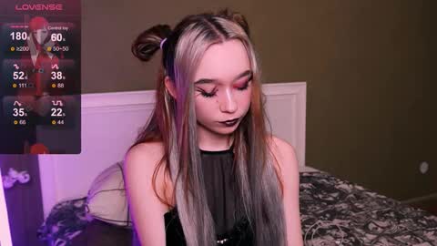 Snapshot of kimiko_luv chatting on November 25, 5:46 pm Kimiko online show from November 25, 5:46 pm