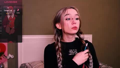 Snapshot of kimiko_luv chatting on November 27, 6:10 pm Kimiko online show from November 27, 6:10 pm