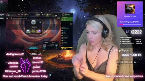 Snapshot of kimilee22 chatting on December 17, 8:34 am Wolfs Girl online show from December 17, 8:34 am