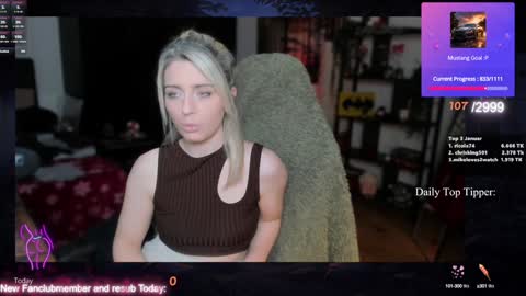 Snapshot of kimilee22 chatting on January 11, 11:46 pm Wolfs Girl online show from January 11, 11:46 pm