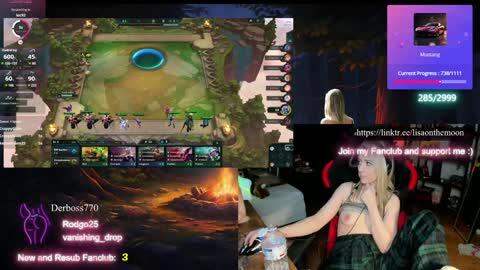 Snapshot of kimilee22 chatting on March 6, 12:21 am Wolfs Girl online show from March 6, 12:21 am