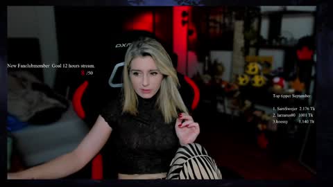 Snapshot of kimilee22 chatting on September 15, 3:12 pm Wolfs Girl online show from September 15, 3:12 pm