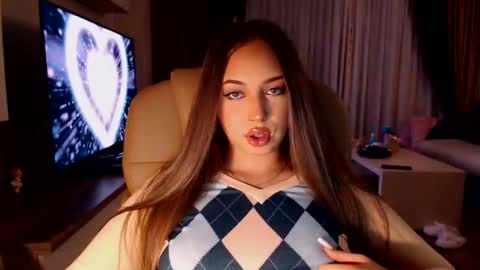 Kim Lee  online show from December 28, 4:09 pm