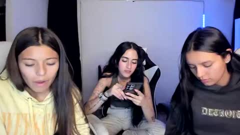 kimmi online show from February 10, 11:34 pm