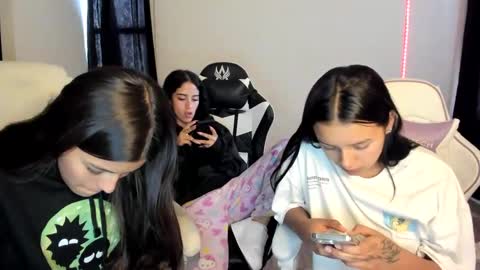 kimmi online show from February 24, 10:25 pm