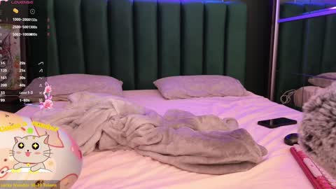 Kimmie online show from December 6, 6:06 pm