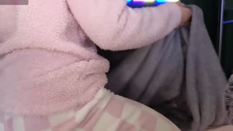 Kimmie online show from December 10, 6:38 pm