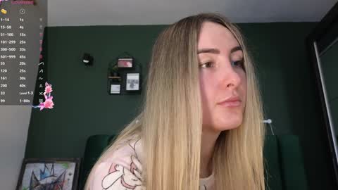 Kimmie online show from December 21, 8:00 pm