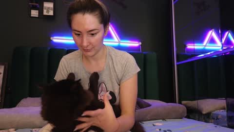 Kimmie online show from February 2, 8:30 pm