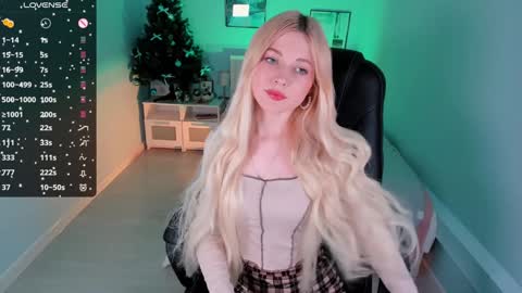  Your Kimmie  follow me  online show from December 16, 1:43 pm