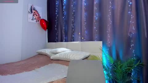 kimmy1_powell online show from October 25, 4:31 am