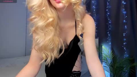 kimmy1_powell online show from November 12, 4:13 am