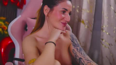 Snapshot of kimskye chatting on February 15, 3:42 am KimSkye online show from February 15, 3:42 am