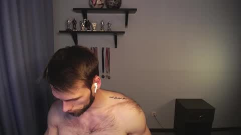 king_pong online show from December 6, 9:46 pm