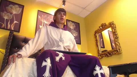 Snapshot of king_yer chatting on December 5, 4:21 am Yer online show from December 5, 4:21 am