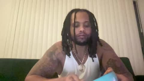 Snapshot of kingdabiggest chatting on November 8, 5:40 am KingDaBiggest online show from November 8, 5:40 am