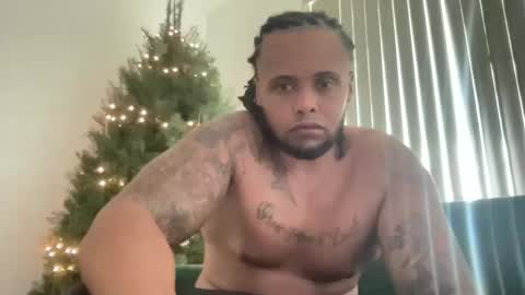 Snapshot of kingdabiggest chatting on December 16, 9:31 pm KingDaBiggest online show from December 16, 9:31 pm