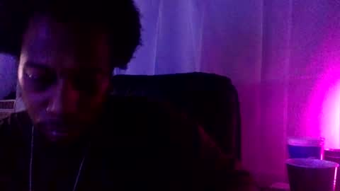 Snapshot of kinglibra420 chatting on December 8, 1:13 am loyal fuck online show from December 8, 1:13 am