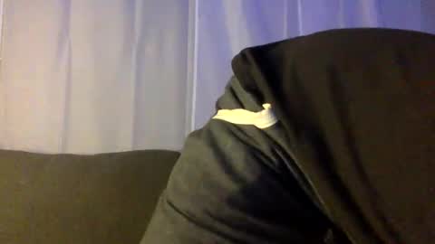 Snapshot of kinglibra420 chatting on December 8, 7:15 am loyal fuck online show from December 8, 7:15 am