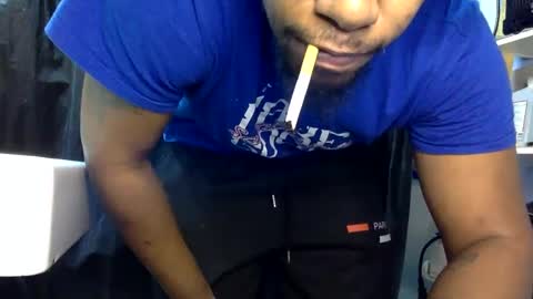 Snapshot of kinglibra420 chatting on January 15, 1:23 am loyal fuck online show from January 15, 1:23 am