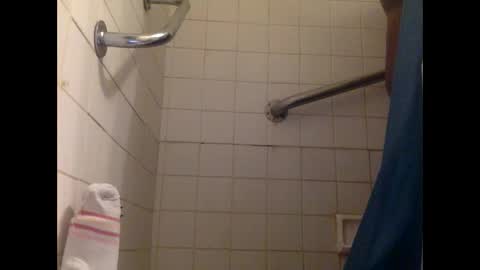 Snapshot of kinglibra420 chatting on October 17, 8:28 am loyal fuck online show from October 17, 8:28 am