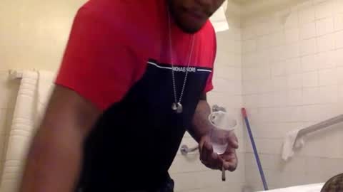 Snapshot of kinglibra420 chatting on December 18, 9:37 am loyal fuck online show from December 18, 9:37 am