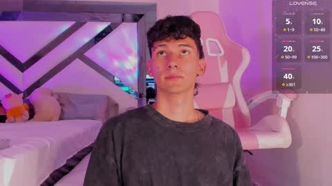  A L E X  online show from January 10, 7:46 am