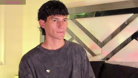  A L E X  online show from February 19, 4:55 am