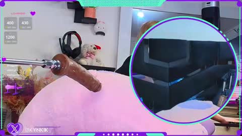 Snapshot of kinky_karo chatting on February 10, 2:05 pm online show from February 10, 2:05 pm