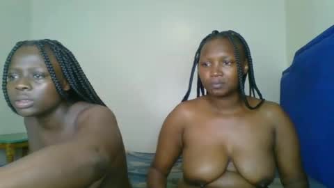 Snapshot of kinky_roey chatting on February 18, 12:28 pm kinky_roey online show from February 18, 12:28 pm