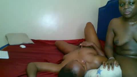 Snapshot of kinky_roey chatting on March 9, 5:00 am kinky_roey online show from March 9, 5:00 am