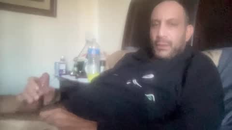 Kinkyguy323232 online show from January 2, 12:02 am