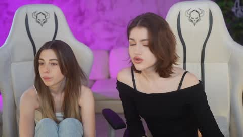 Sweet girls online show from March 6, 8:05 pm