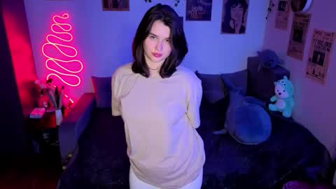 Kira VanKick online show from October 20, 7:03 pm