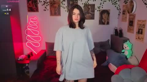 Kira VanKick online show from November 7, 7:03 pm