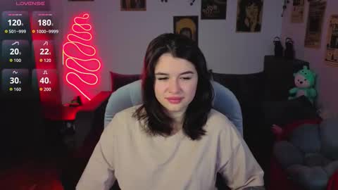 Kira VanKick online show from November 15, 8:33 am