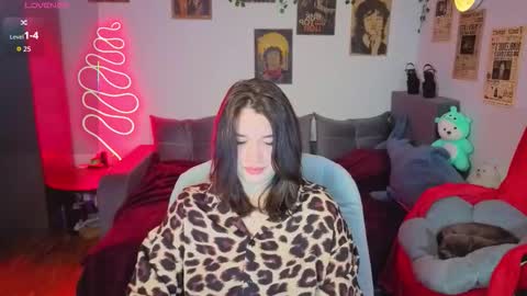 Kira VanKick online show from November 16, 4:34 pm